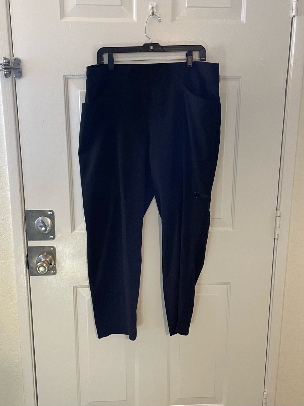 CHICO’S Zenergy black pants, light material for leisure